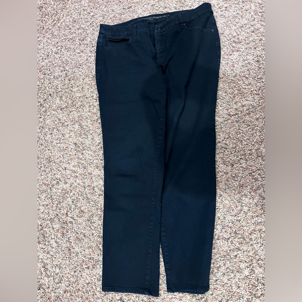Chico’s So-Slimming black pants. Chico’s size 2, US 12. Excellent condition